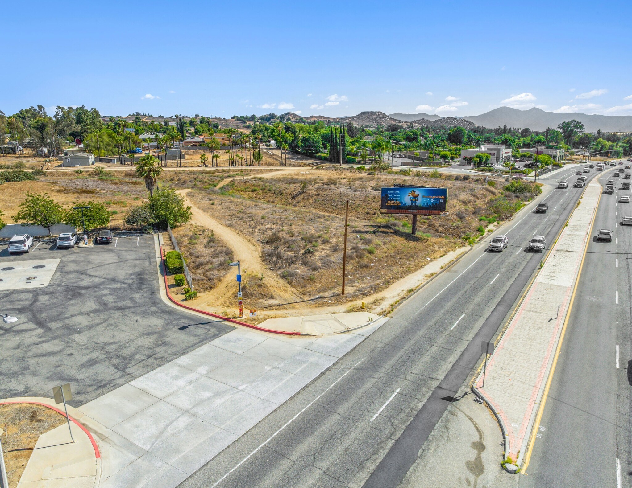 SEC Van Buren Blvd & Fred St, Riverside, CA à vendre Photo de l’immeuble– Image 1 sur 8