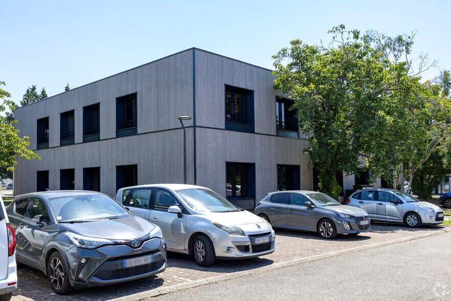 33 Avenue Du Docteur Georges Lévy, Vénissieux à louer - Photo de l’immeuble – Image 2 sur 2