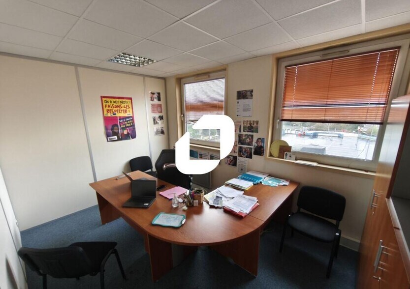 Bureau dans Bondy à louer - Photo intérieure – Image 3 sur 4