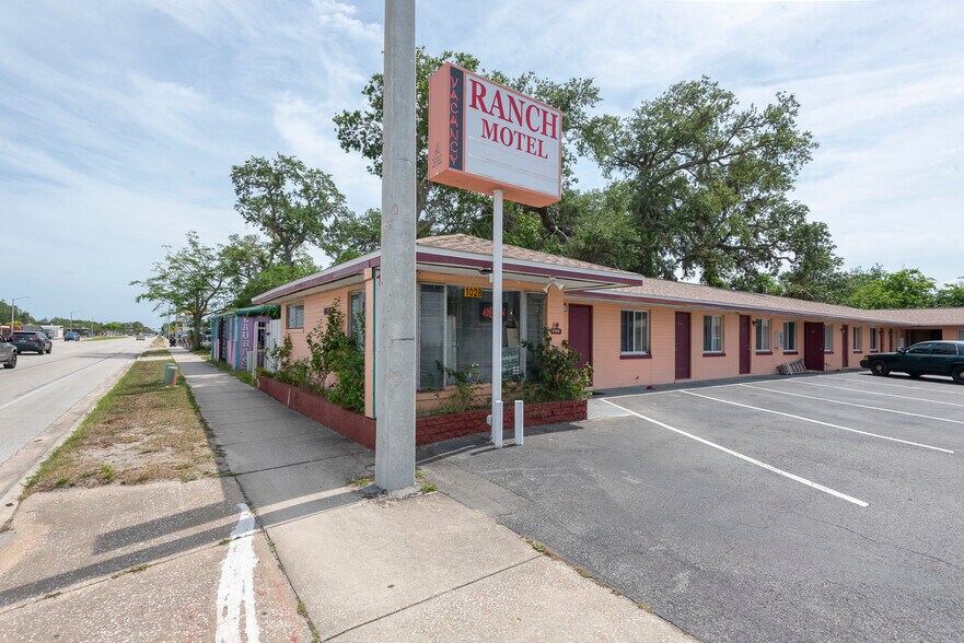 1028 Ridgewood Ave, Daytona Beach, FL à vendre - Photo de l’immeuble – Image 3 sur 42
