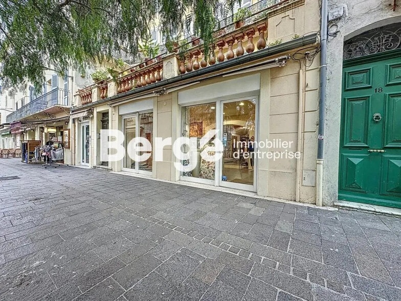 Local commercial dans Antibes à louer - Photo de l’immeuble – Image 1 sur 5