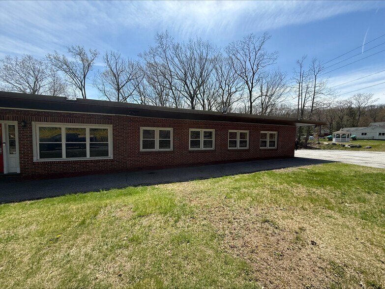 271 Litchfield Rd, Harwinton, CT à vendre - Photo de l’immeuble – Image 3 sur 32