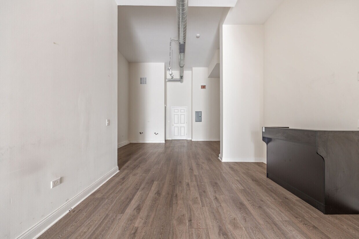 2800-2802 W Chicago Ave, Chicago, IL 60622 - Lot 2808 - - Photo intérieure - Image 2 of 17