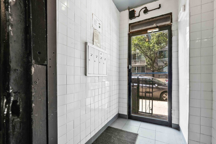 175 E 117th St, New York, NY à vendre - Photo de l’immeuble – Image 3 sur 37