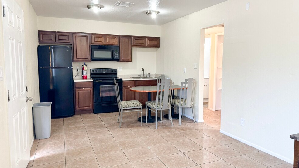 8939 N 8th St, Phoenix, AZ à vendre - Photo de l’immeuble – Image 3 sur 42