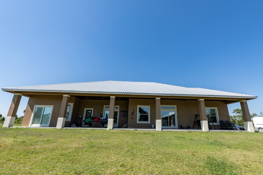 21810 NW 270th St, Okeechobee, FL à vendre - Photo de l’immeuble – Image 3 sur 20