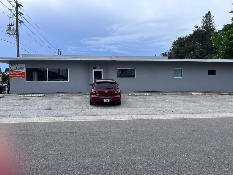 1401 49th St S, Gulfport, FL à vendre - Photo de l’immeuble – Image 2 sur 14