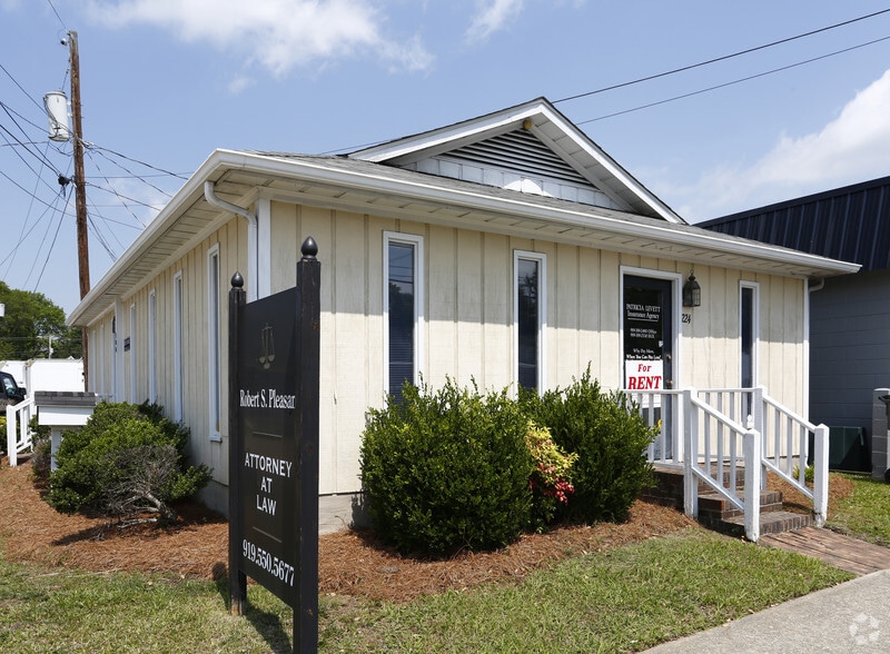 224-300 Main St, Clayton, NC à vendre - Photo principale – Image 1 sur 4