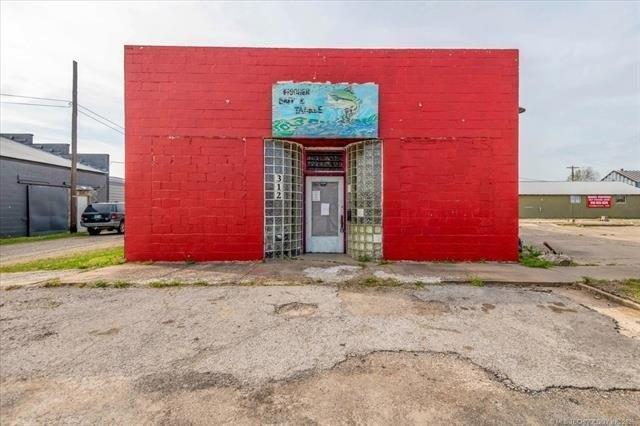 312 E Cherokee Ave, Nowata, OK à vendre Photo principale– Image 1 sur 17