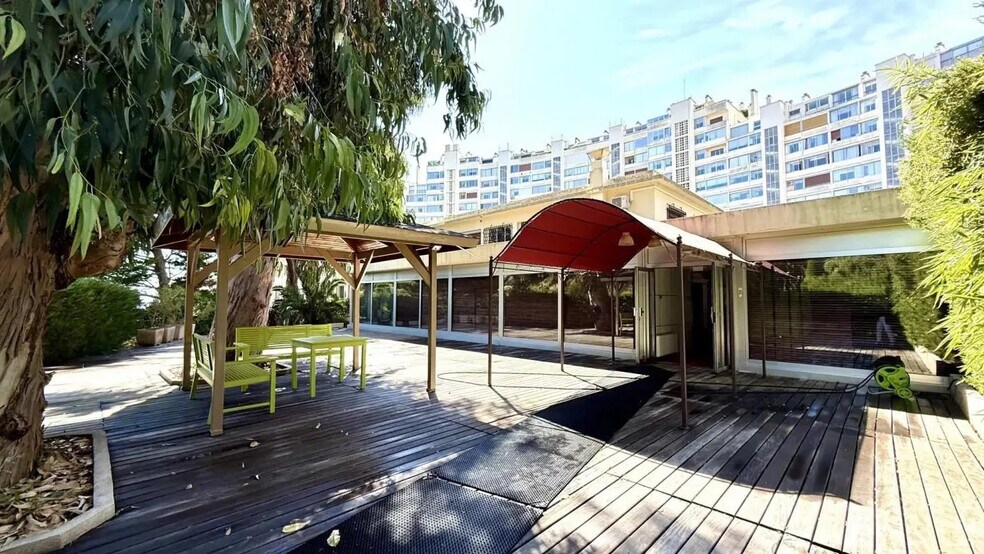 71 Avenue Du Roi Albert 1er, Cannes à vendre - Photo de l’immeuble – Image 2 sur 19