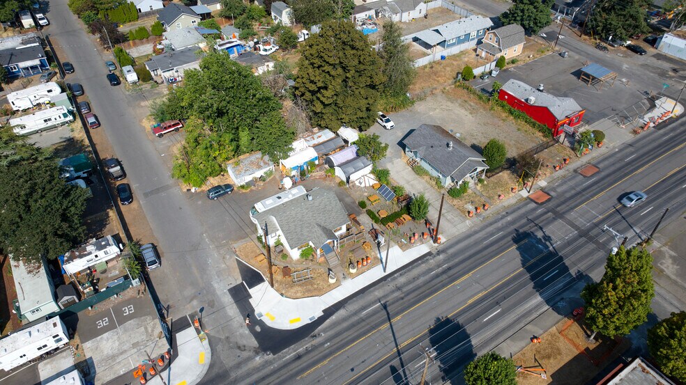 8137 SE Henderson Ave, Portland, OR à vendre - Photo de l’immeuble – Image 3 sur 8