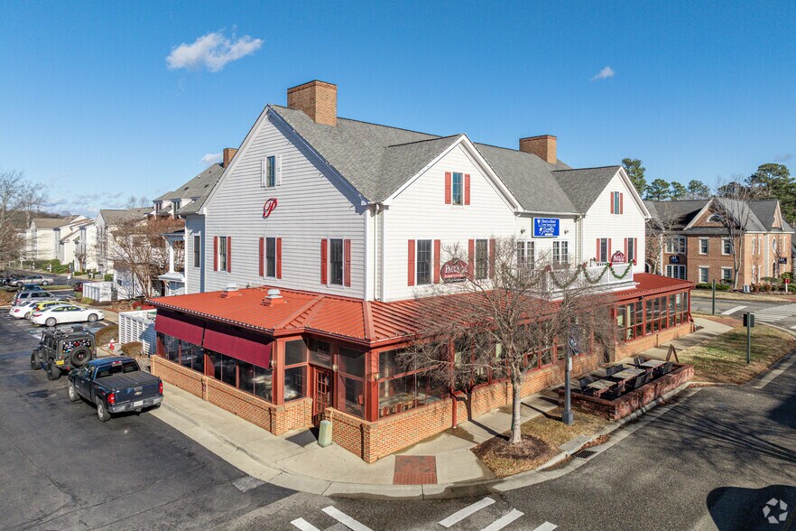 4345 New Town Ave, Williamsburg, VA à louer - Photo de l’immeuble – Image 3 sur 8