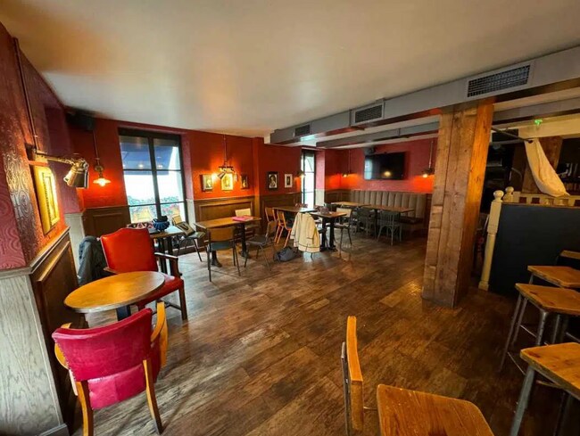 Plus de détails pour Local commercial à louer