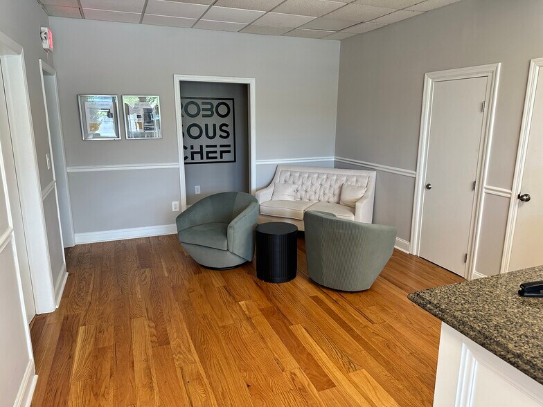 3530 State Route 27, Kendall Park, NJ à louer - Photo intérieure – Image 3 sur 11
