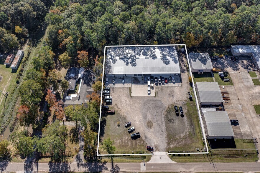 21820 E Wallis Dr, Porter, TX à louer - Photo de l’immeuble – Image 3 sur 18