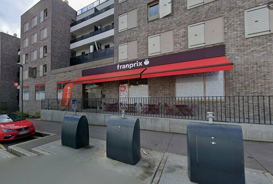Local commercial dans Cergy à louer - Photo de l’immeuble – Image 1 sur 4