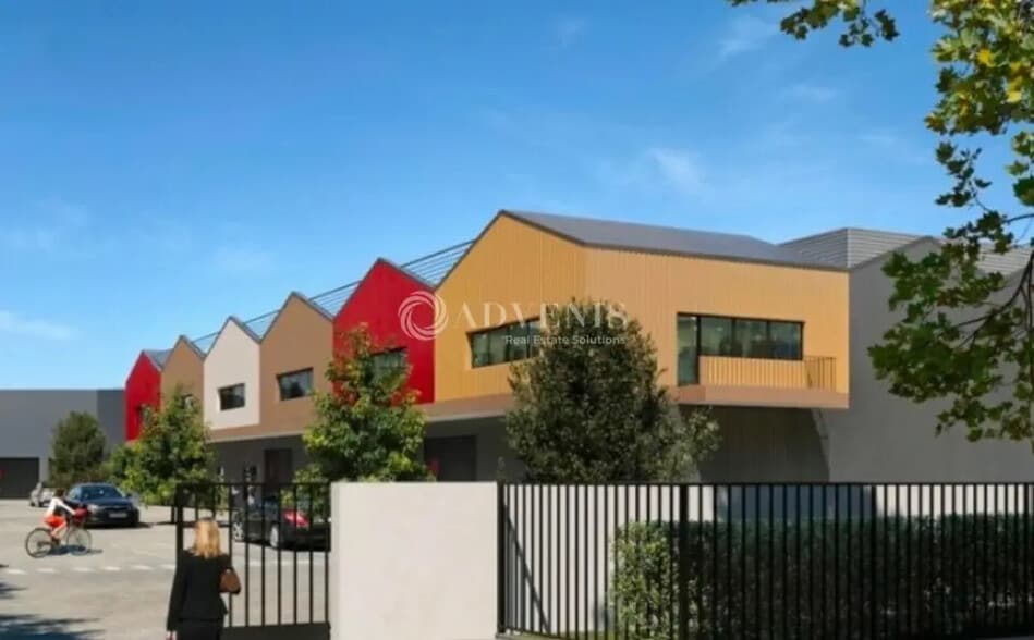 Local d'activités dans Montgeron à vendre - Photo de l’immeuble – Image 2 sur 2