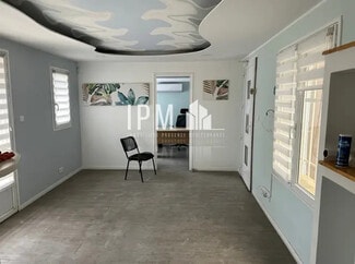 Plus de détails pour Local commercial à louer