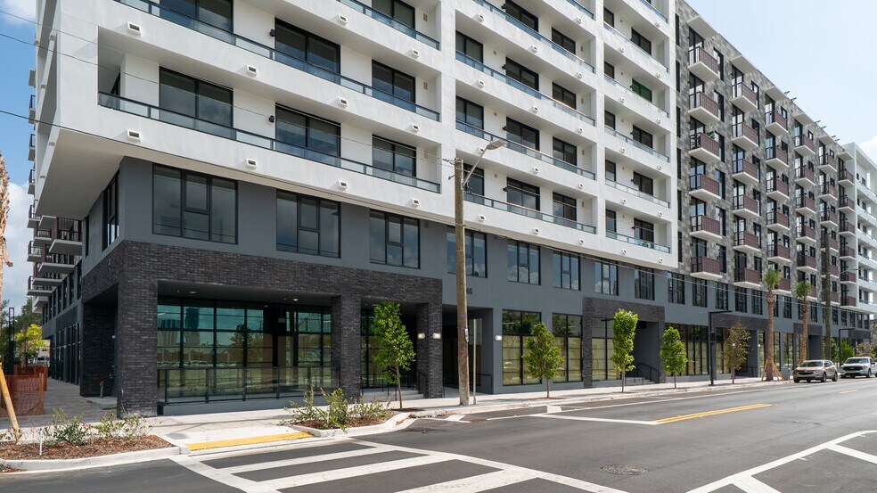 45 NE 27th St, Miami, FL à louer - Photo de l’immeuble – Image 2 sur 7