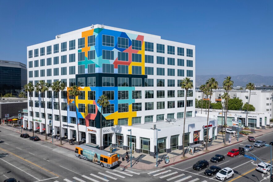 5200 Lankershim Blvd, North Hollywood, CA à louer - Photo de l’immeuble – Image 3 sur 43