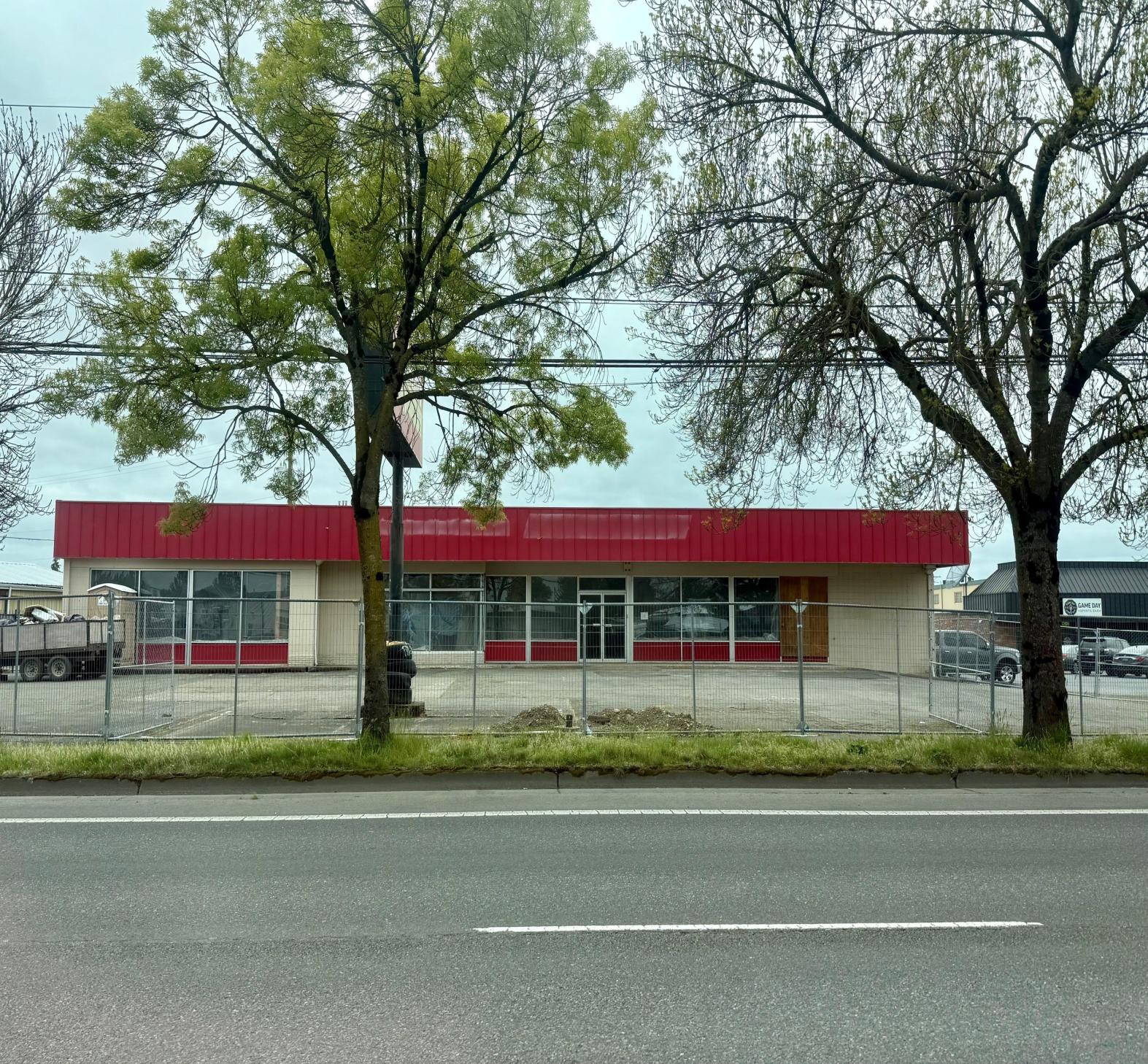 1082 Or-99 Hwy, Eugene, OR à louer Photo principale– Image 1 sur 4