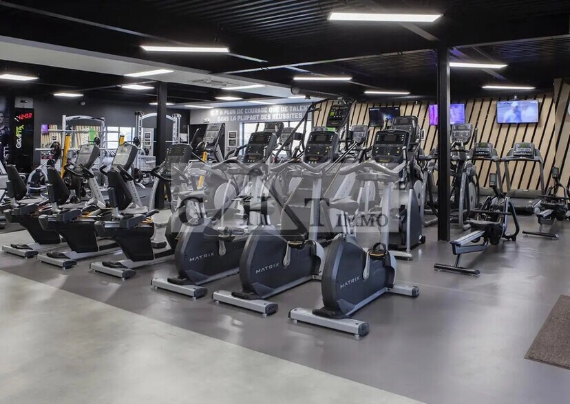 Local commercial dans Créteil à vendre - Photo de l’immeuble – Image 3 sur 7