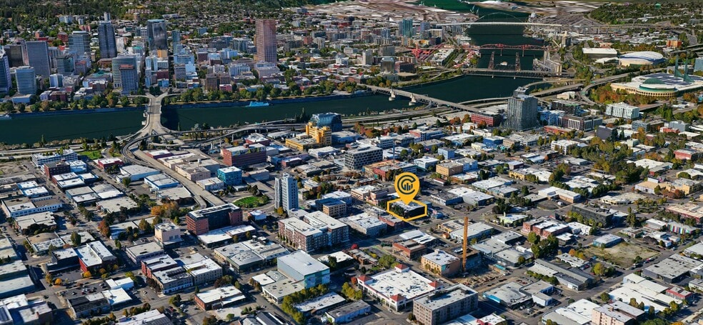 615 SE Alder St, Portland, OR à vendre - Photo de l’immeuble – Image 2 sur 24