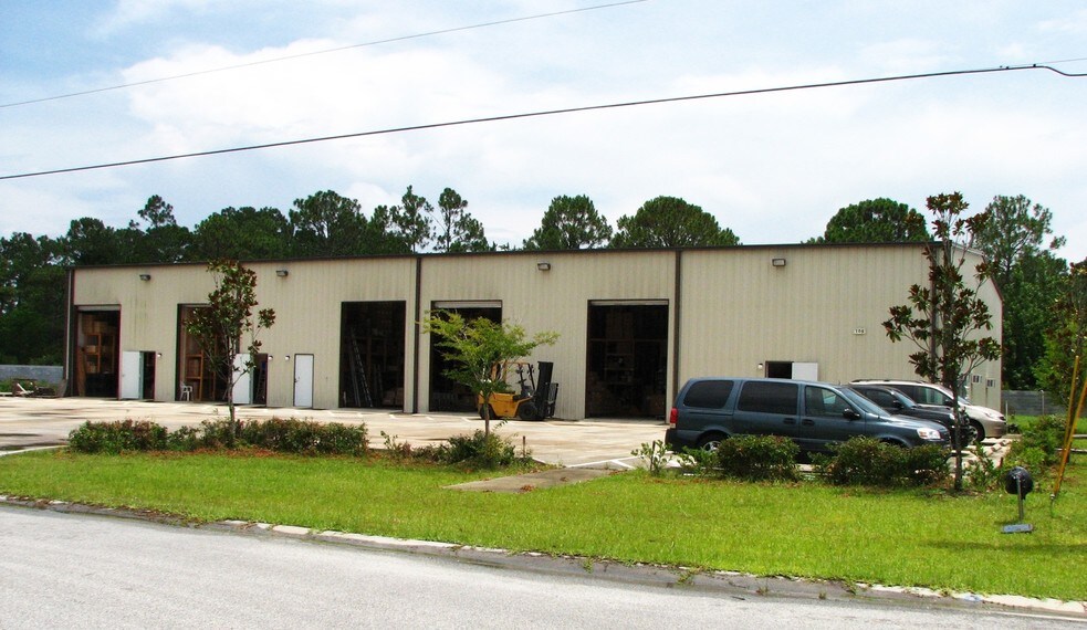 105 E Davis Industrial Dr, Saint Augustine, FL à louer - Photo principale – Image 1 sur 20