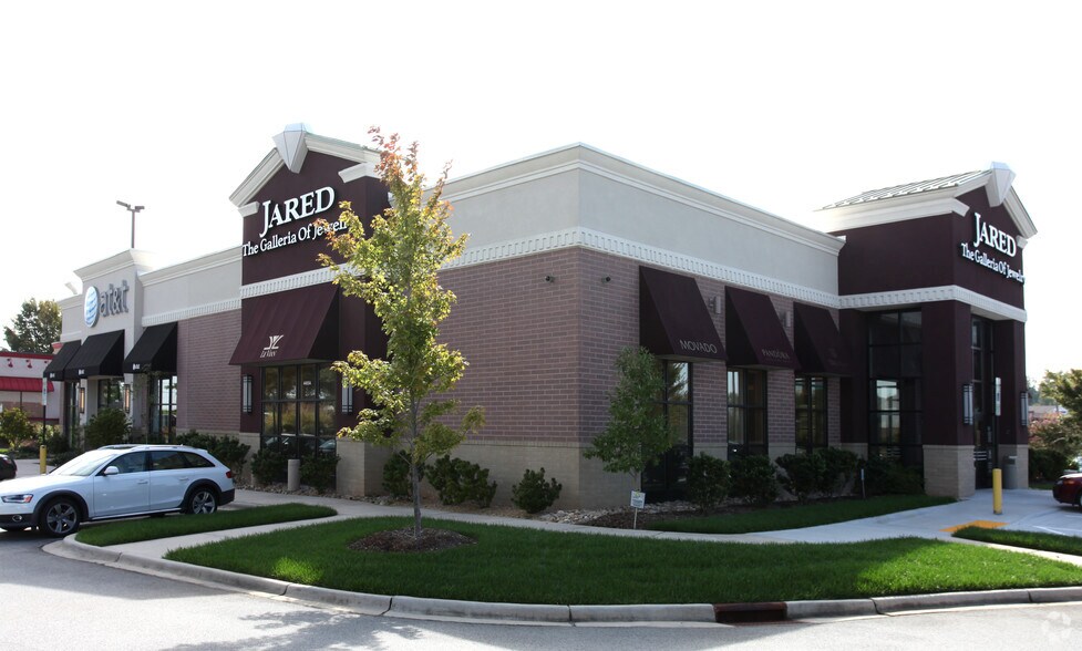 4405 Wendover Ave, Greensboro, NC à vendre - Photo de l’immeuble – Image 2 sur 4