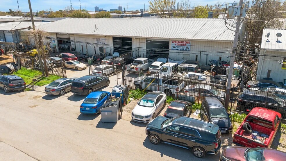 8635 Schumacher Rd, Houston, TX à vendre - Photo de l’immeuble – Image 1 sur 1