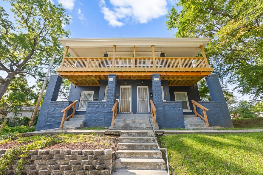 2207 E 24th Ter, Kansas City, MO à vendre - Photo de l’immeuble – Image 2 sur 18