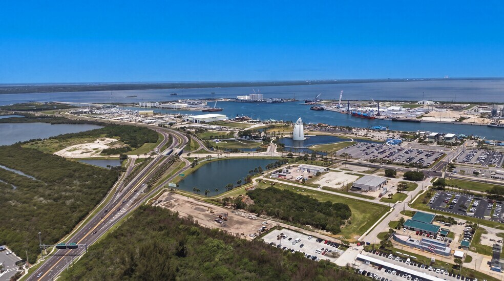8955 Puerto del Rio Dr, Cape Canaveral, FL à vendre - Photo de l’immeuble – Image 3 sur 13