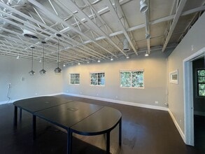 1350 N Highland Ave, Los Angeles, CA à louer Photo intérieure– Image 2 sur 11