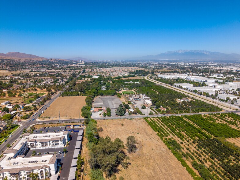 11006-11034 Iowa St, Redlands, CA à vendre - Photo de l’immeuble – Image 3 sur 6