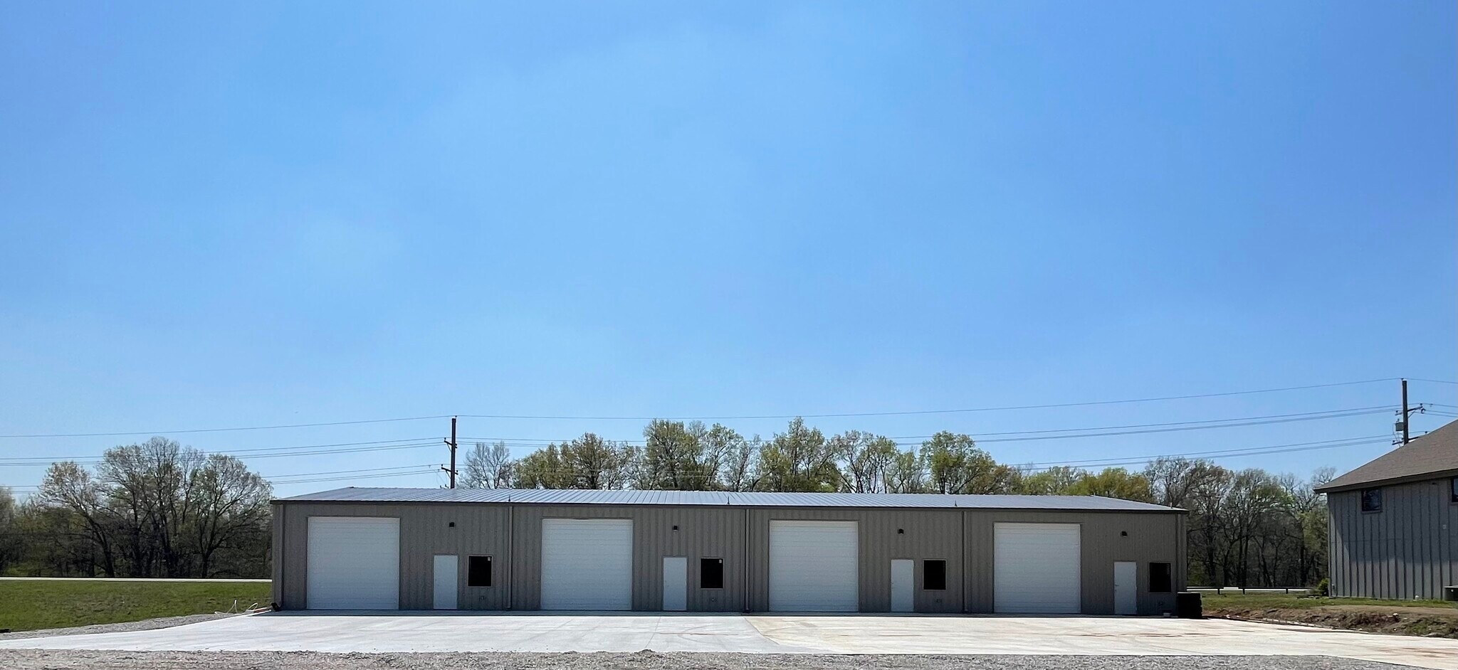 5865 E Highway 266, Claremore, OK à louer Photo de l’immeuble– Image 1 sur 6