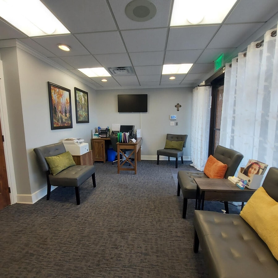 6114-6116 E 61st St, Tulsa, OK 74136 - Lot 6114-6116 - - Photo intérieure - Image 1 of 24