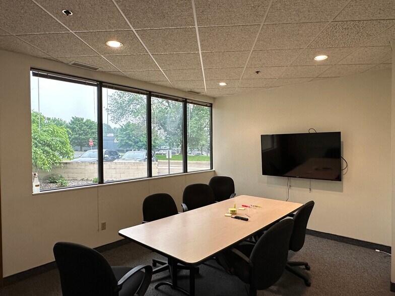7850-7860 Park Dr, Chanhassen, MN à vendre - Photo de l’immeuble – Image 2 sur 7