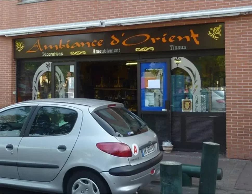 Local commercial dans 2 Place Genevieve Anthonioz De Gaulle, Toulouse à louer Photo de l’immeuble– Image 1 sur 3
