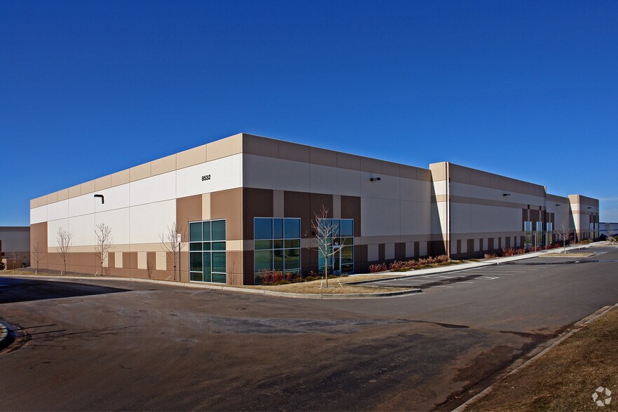 8532 Concord Center Dr, Englewood, CO à louer - Photo de l’immeuble – Image 3 sur 19