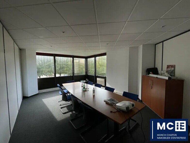 Bureau dans Oberhausbergen à louer - Photo de l’immeuble – Image 1 sur 7