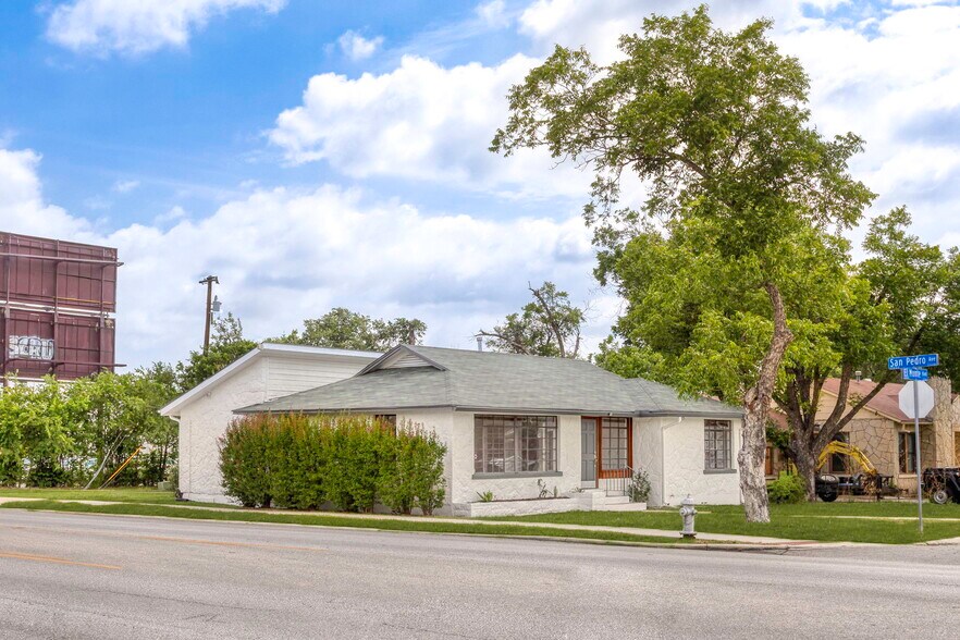 5600 San Pedro Ave, San Antonio, TX à vendre - Photo de l’immeuble – Image 2 sur 40