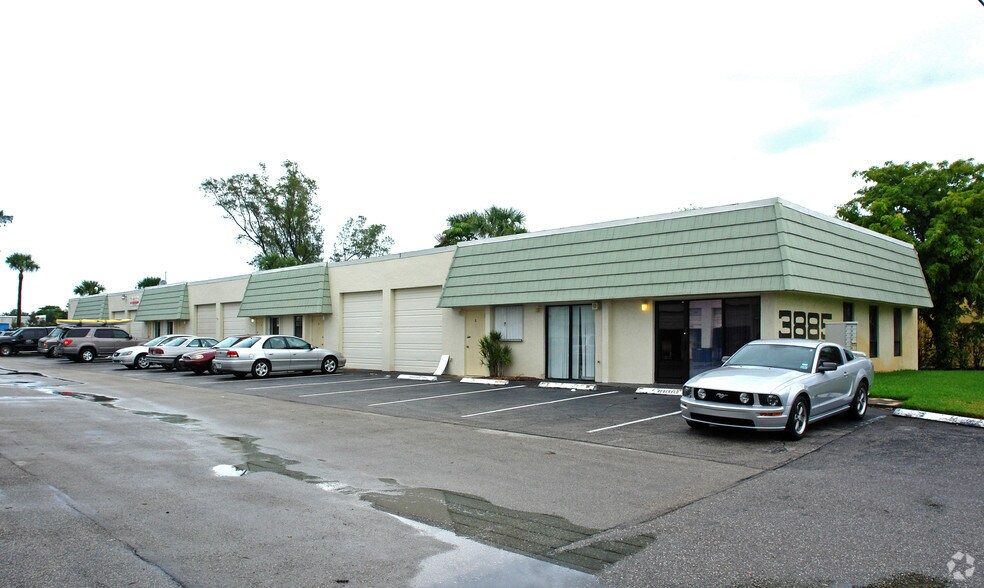 3885 Investment Ln, Riviera Beach, FL à vendre - Photo de l’immeuble – Image 1 sur 2