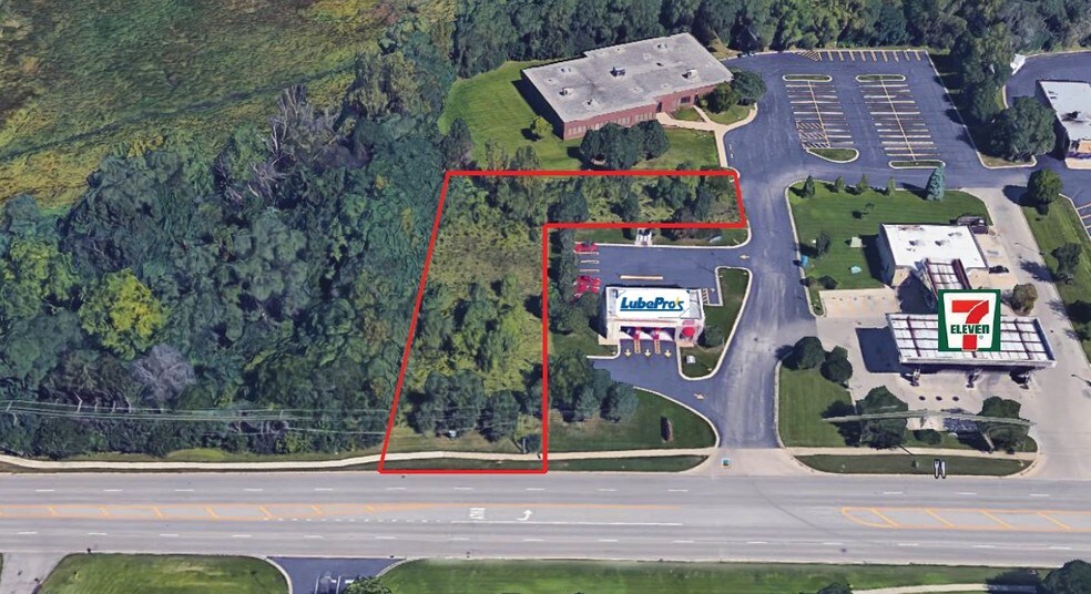 805 Geneva Rd, Carol Stream, IL à vendre - Photo de l’immeuble – Image 1 sur 4