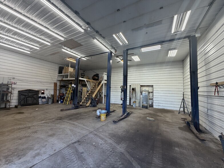 1644 4 Mile Rd NE, Grand Rapids, MI à vendre - Photo de l’immeuble – Image 3 sur 21
