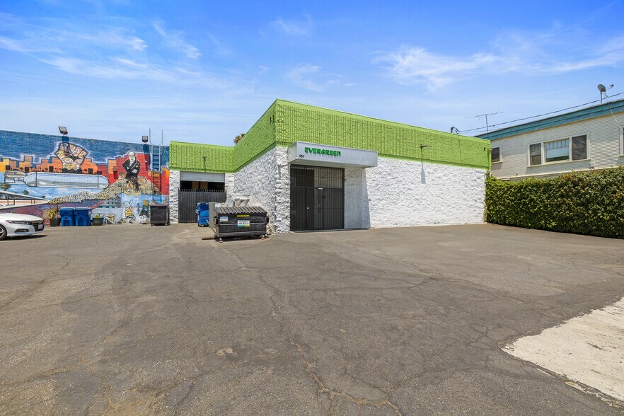 151 W 33rd St, Los Angeles, CA à vendre - Photo de l’immeuble – Image 3 sur 24
