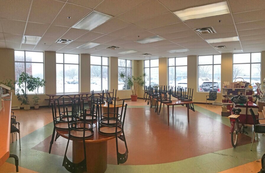 5896-5932 Boul Henri-Bourassa O, Montréal, QC à louer - Photo intérieure – Image 2 sur 15