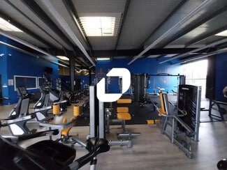 Plus de détails pour Local d'activités à louer