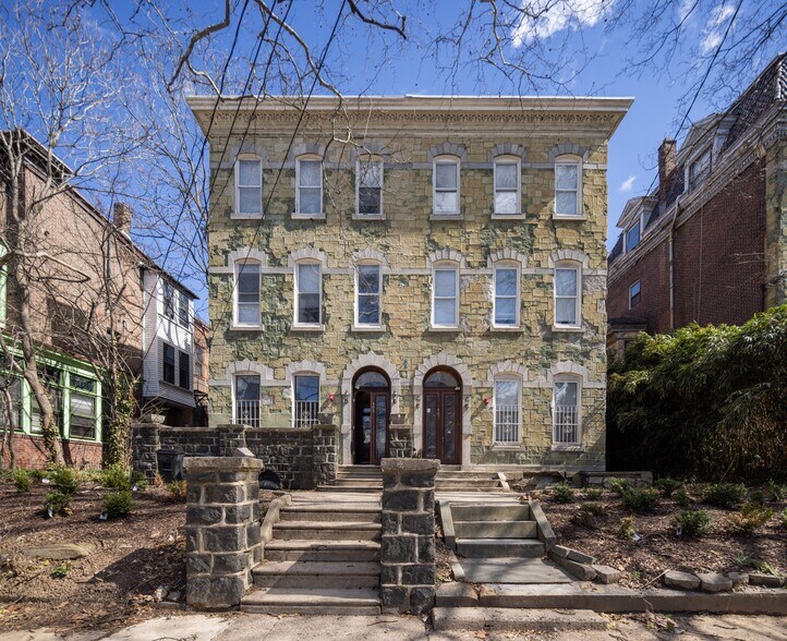 405 S 42nd St, Philadelphia, PA à vendre - Photo de l’immeuble – Image 1 sur 1
