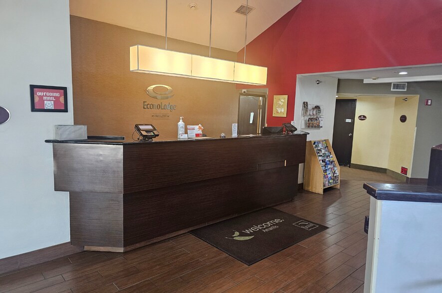 2401 E Interstate 40, Amarillo, TX à vendre - Photo de l’immeuble – Image 3 sur 9