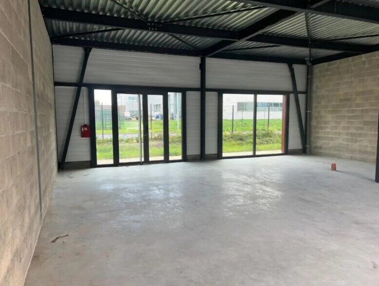 Industriel/Logistique dans Marcoussis à vendre - Photo de l’immeuble – Image 2 sur 7